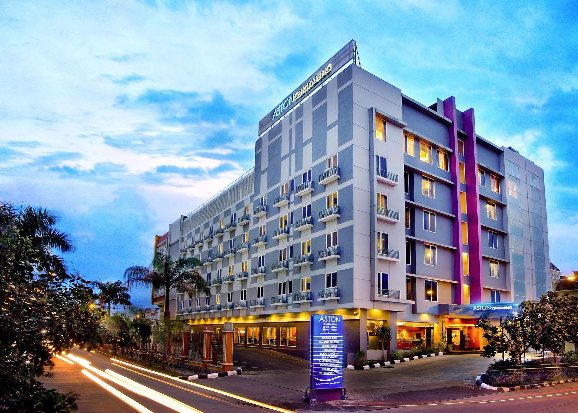 Royal Palm Hotel & Conference Center Cengkareng Jakarta Exterior foto